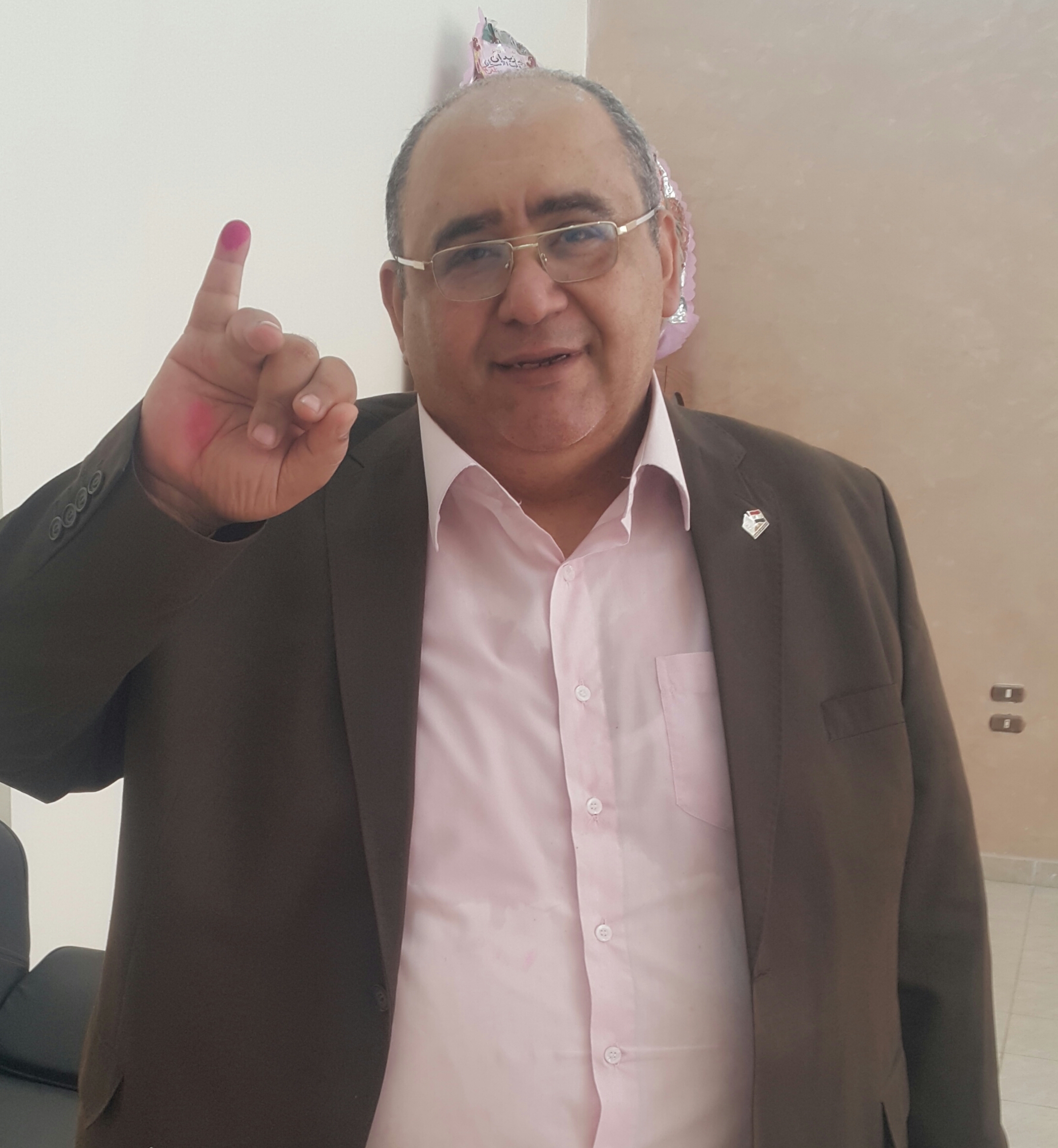 الاستاذ الدكتور / وليد زيدان عميد الكليه اثناء انتخابات رئيس الجمهوريه
