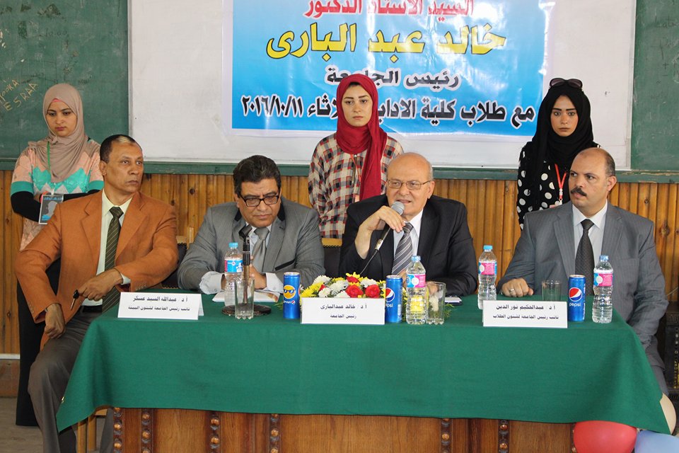 رئيس جامعة الزقازيق يستقبل الطلاب الجدد بكلية الاداب جامعة الزقازيق