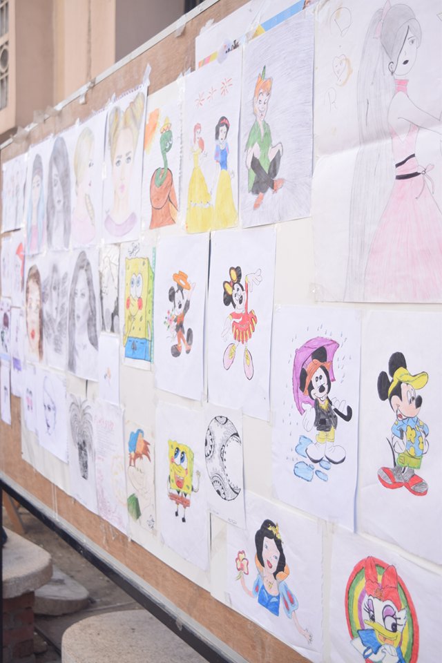 معرض للفن والرسم بكلية الاداب جامعة الزقازيق