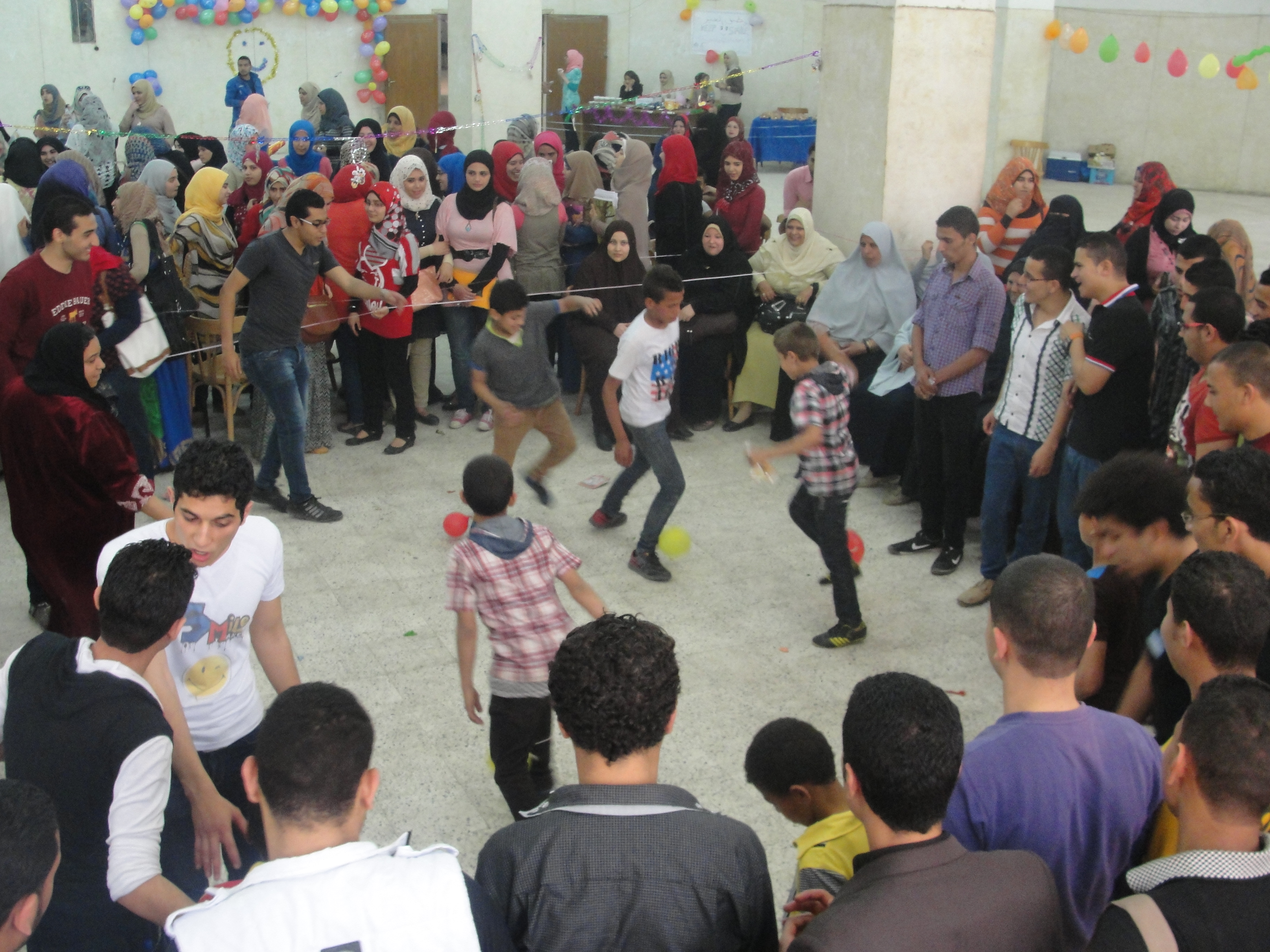 الاحتفال بيوم اليتيم