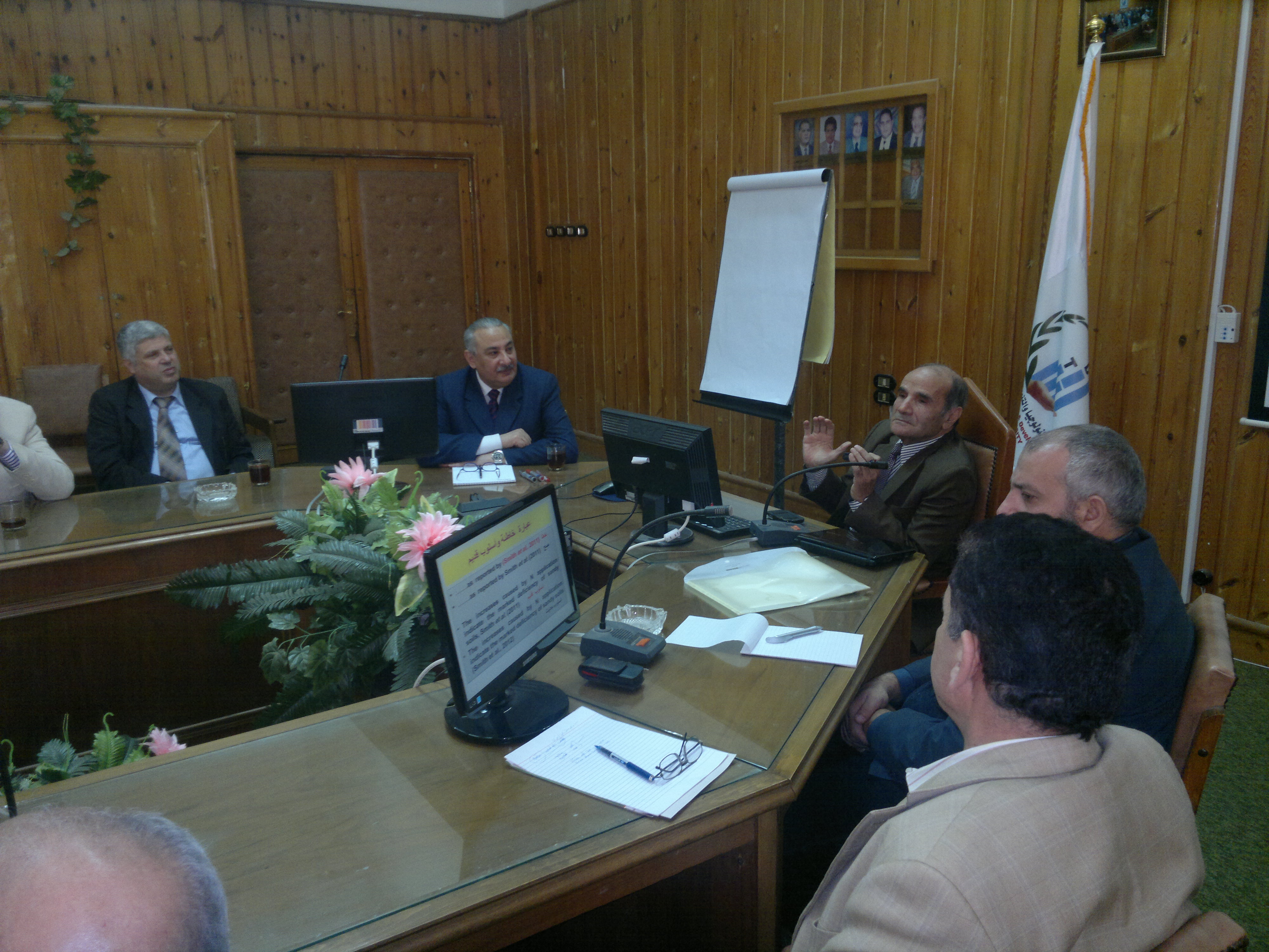 ندوة البحث العلمى لأعضاء هيئة التدريس - بقاعة مجلس الكلية